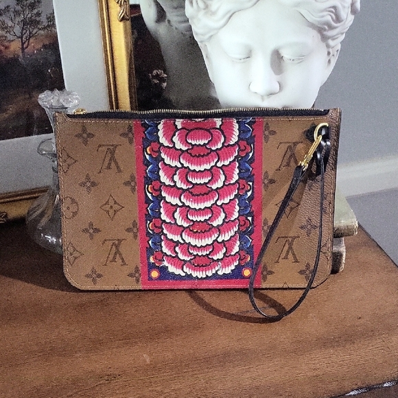 Louis Vuittion Limited Edition - Picture 1 of 10